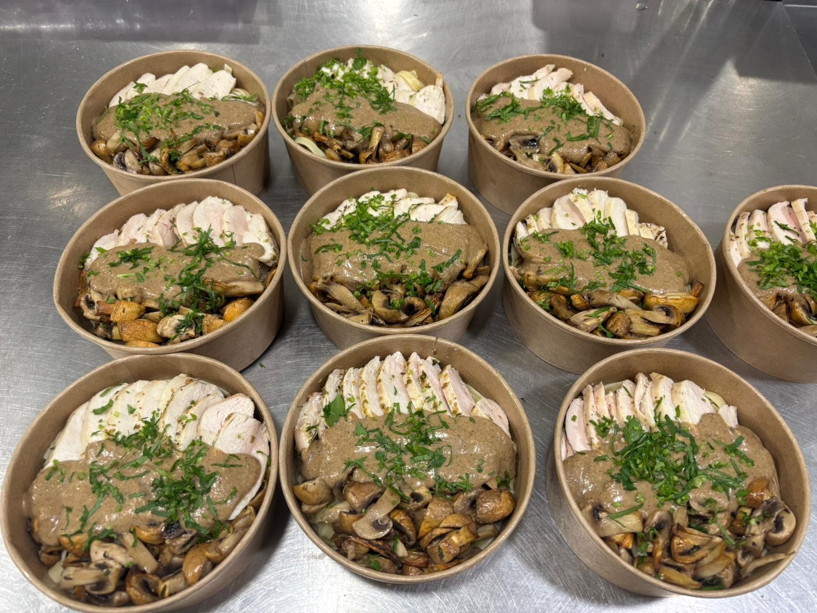 Poulet sauce champignons en barquettes
